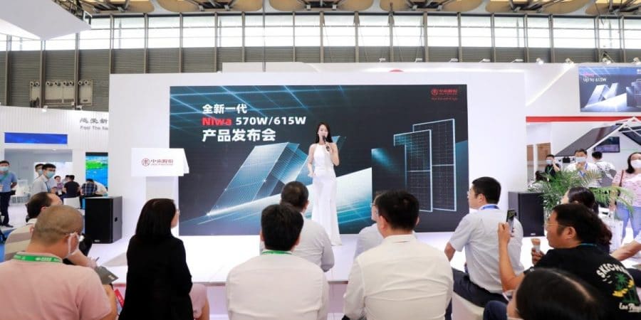 Jolywood onthult nieuw dubbelzijdig zonnepaneel van 615 wattpiek