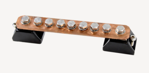PVS-AARDRAIL Aardrail 30x5 L= 140mm voorzien van 7 tapgaten M8 + 2 Holec blokken